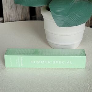 MINT Summer Special NIB Lip Balm Lakeraine #2